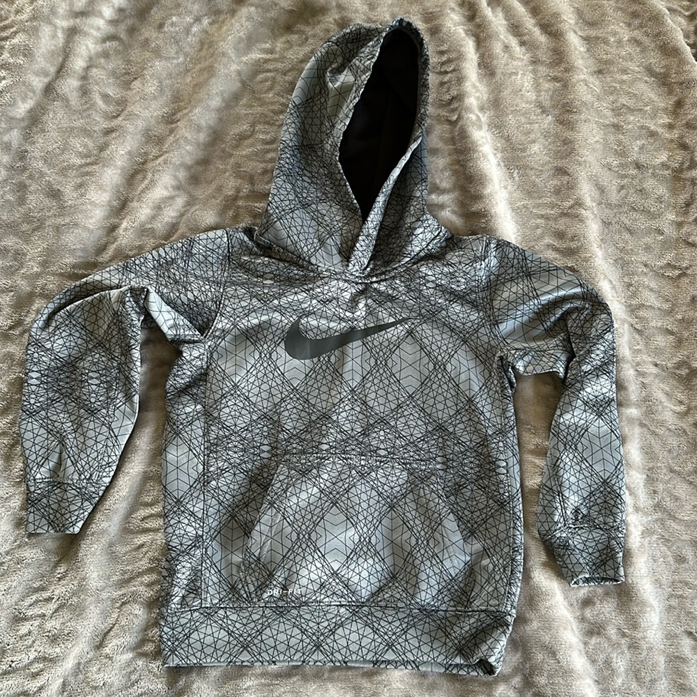 Nike boys hoodie size 6